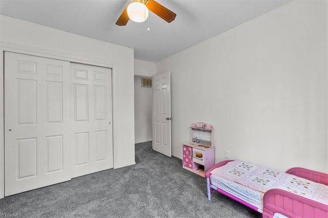 3313-B Regents Park Lane, Greensboro, NC 27455