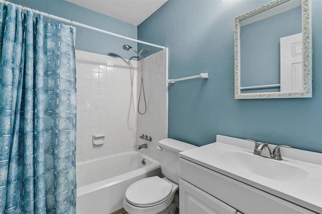 3313-B Regents Park Lane, Greensboro, NC 27455