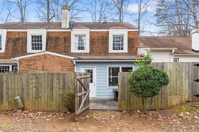 3313-B Regents Park Lane, Greensboro, NC 27455