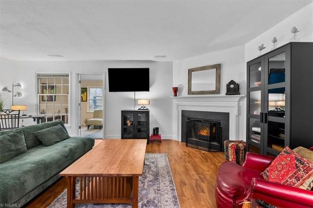 3313-B Regents Park Lane, Greensboro, NC 27455