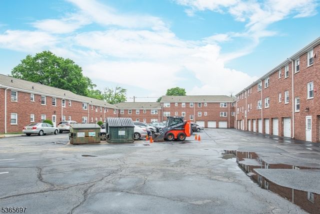 295 Bogert Rd Unit 1B 1B, River Edge Boro, NJ 07661