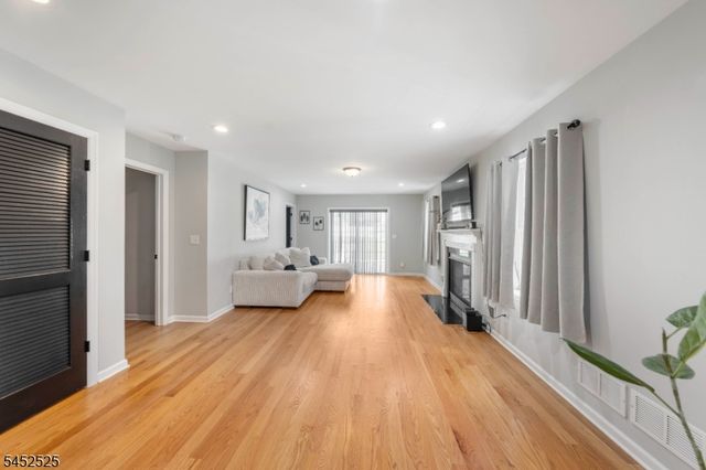 1718 W 4Th St, Piscataway Twp., NJ 08854