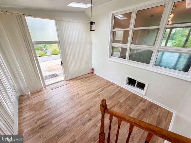 7108 ORDWAY RD, Centreville, VA 20121
