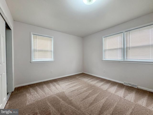 7108 ORDWAY RD, Centreville, VA 20121