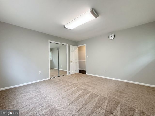 7108 ORDWAY RD, Centreville, VA 20121