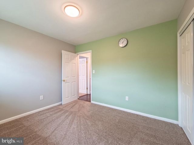 7108 ORDWAY RD, Centreville, VA 20121