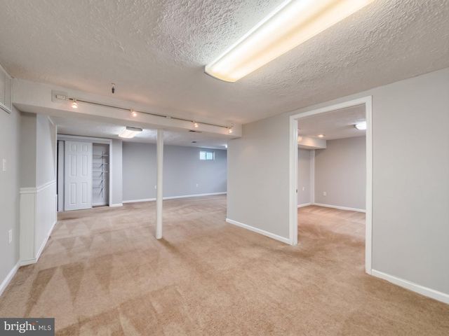 7108 ORDWAY RD, Centreville, VA 20121