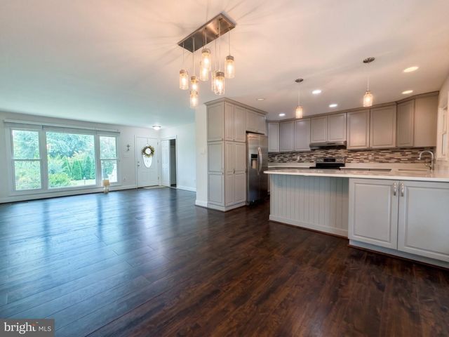 7108 ORDWAY RD, Centreville, VA 20121