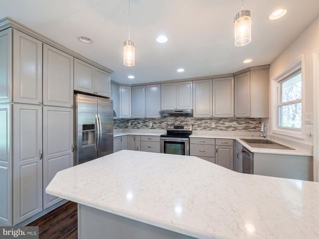 7108 ORDWAY RD, Centreville, VA 20121
