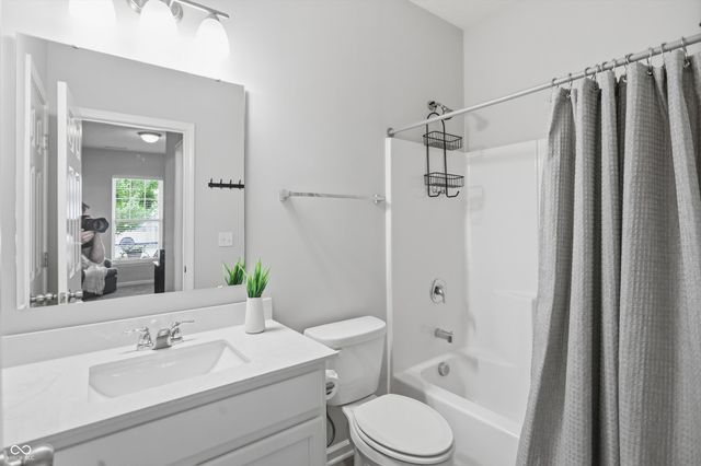 180 Tamarack Larch Boulevard, Cicero, IN 46034