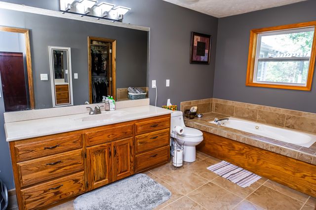 43 Lookout Trail, Fair Grove, MO 65648