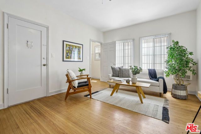 1125 N New Hampshire Avenue, Los Angeles, CA 90029