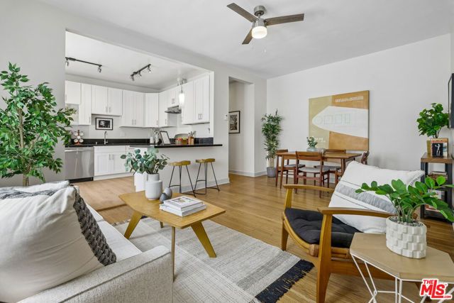 1125 N New Hampshire Avenue, Los Angeles, CA 90029