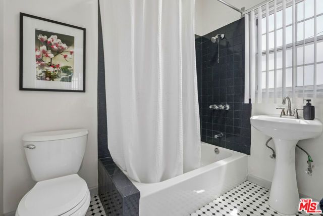 1125 N New Hampshire Avenue, Los Angeles, CA 90029