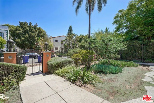 1125 N New Hampshire Avenue, Los Angeles, CA 90029