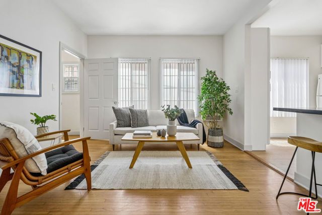 1125 N New Hampshire Avenue, Los Angeles, CA 90029