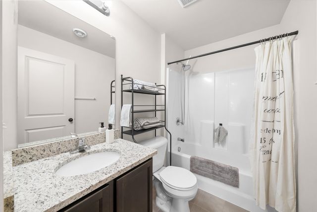 10344 Scarlet Oak Drive 13, Superior Twp, MI 48198