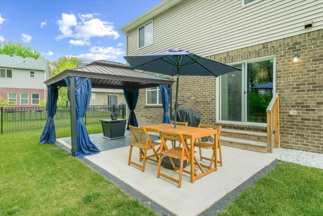10344 Scarlet Oak Drive 13, Superior Twp, MI 48198
