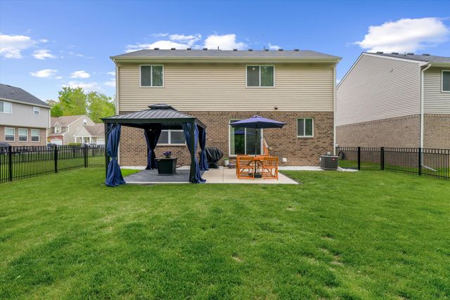 10344 Scarlet Oak Drive 13, Superior Twp, MI 48198