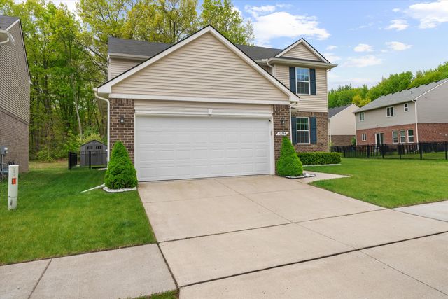 10344 Scarlet Oak Drive 13, Superior Twp, MI 48198