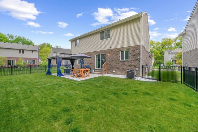 10344 Scarlet Oak Drive 13, Superior Twp, MI 48198