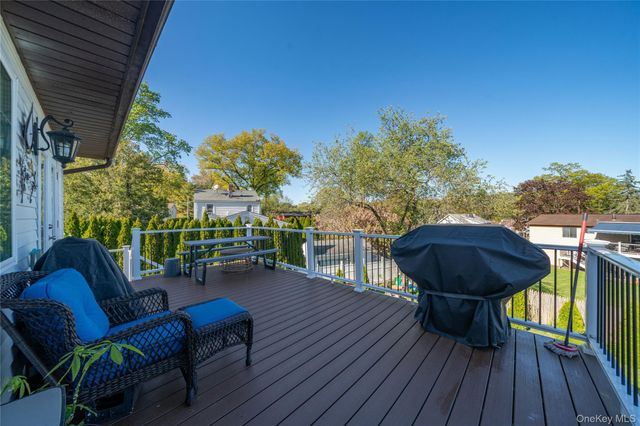 7 Birch Court, Orangeburg, NY 10962