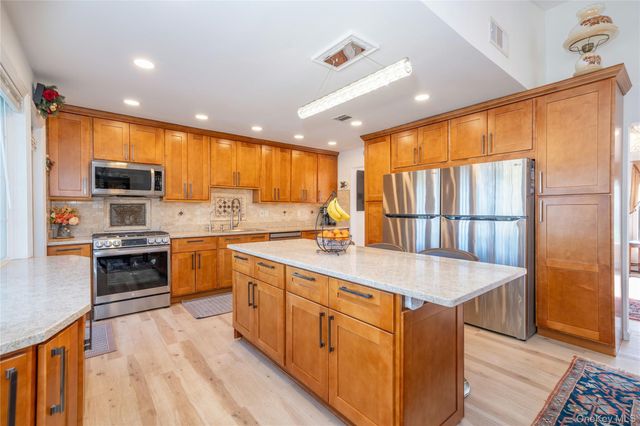 7 Birch Court, Orangeburg, NY 10962