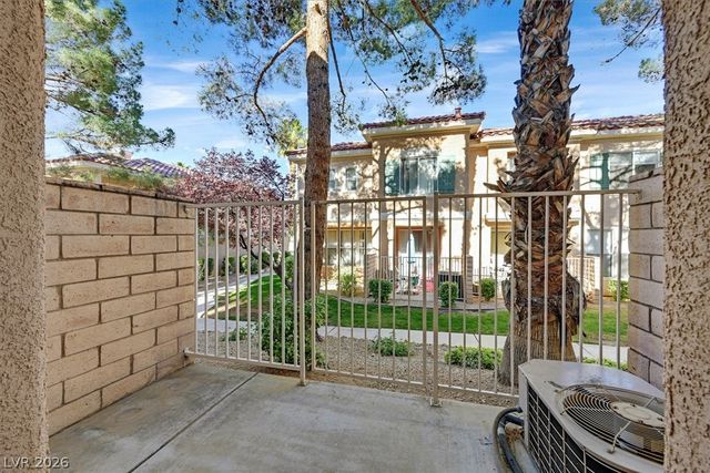 251 South Green Valley Parkway 3811, Henderson, NV 89012