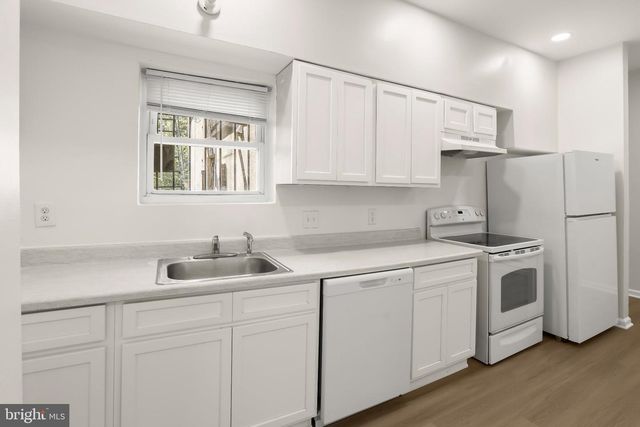 1421 W FAYETTE ST, Baltimore, MD 21223