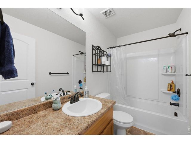 7447 Little Fox Ln, Wellington, CO 80549