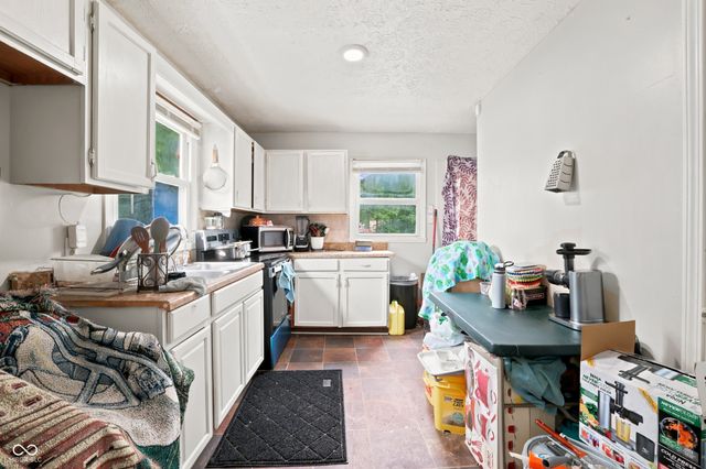 2048 N Goodlet Avenue, Indianapolis, IN 46222