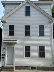 540 Lawrence St, Lowell, MA 01852