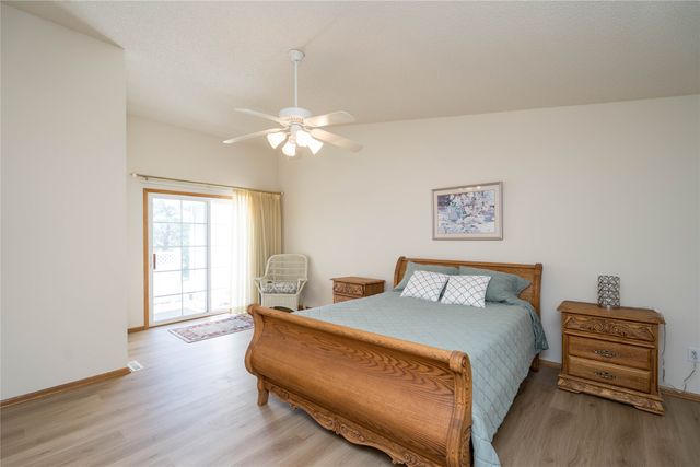 9433 Maple Lane, Johnston, IA 50131