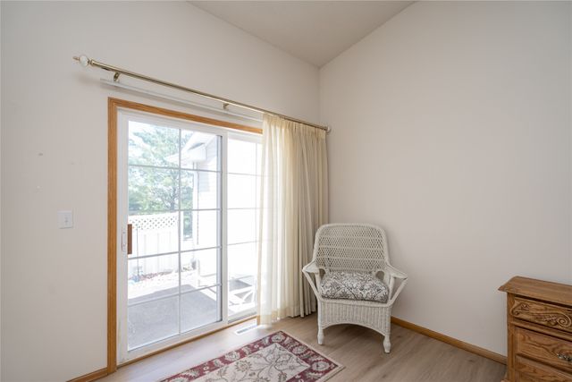 9433 Maple Lane, Johnston, IA 50131