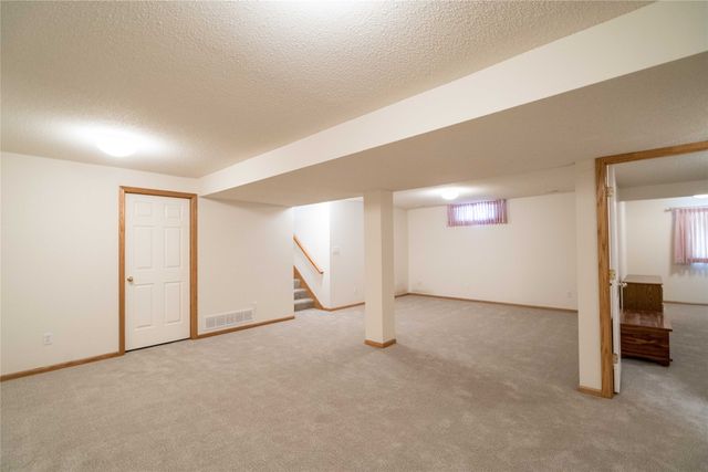 9433 Maple Lane, Johnston, IA 50131