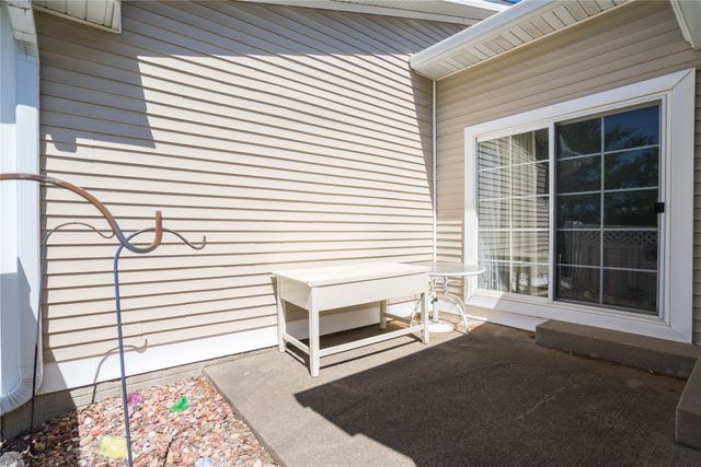 9433 Maple Lane, Johnston, IA 50131