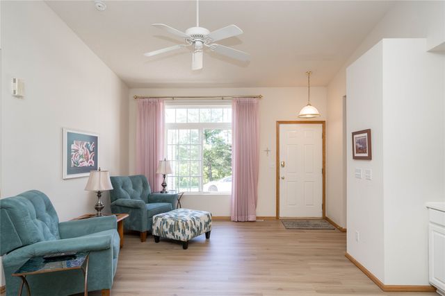 9433 Maple Lane, Johnston, IA 50131
