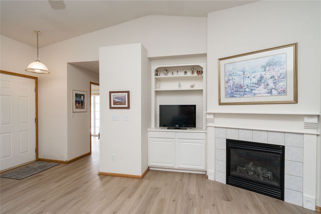 9433 Maple Lane, Johnston, IA 50131