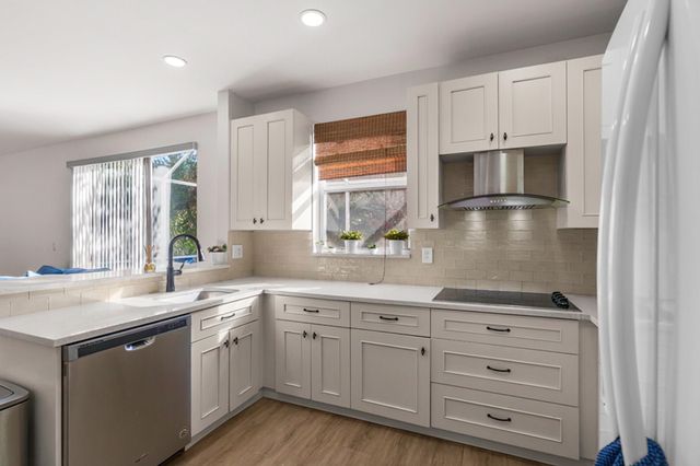 527 NW 87th Ln, Coral Springs, FL 33071