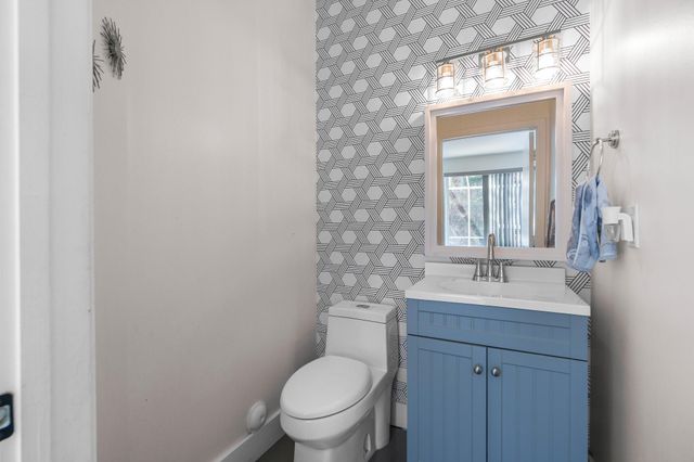 527 NW 87th Ln, Coral Springs, FL 33071