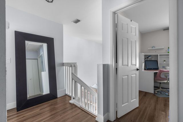 527 NW 87th Ln, Coral Springs, FL 33071