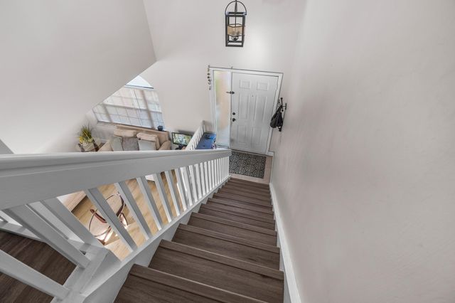 527 NW 87th Ln, Coral Springs, FL 33071