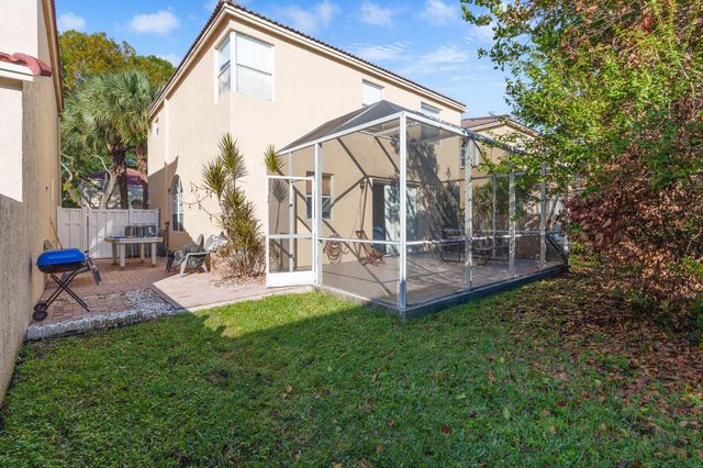 527 NW 87th Ln, Coral Springs, FL 33071