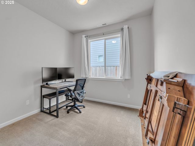 893 E CLEVELAND St, Carlton, OR 97111