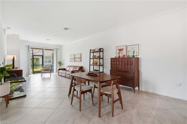 1689 Alameda DR, Naples, FL 34120
