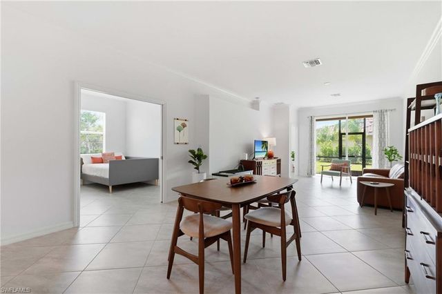 1689 Alameda DR, Naples, FL 34120