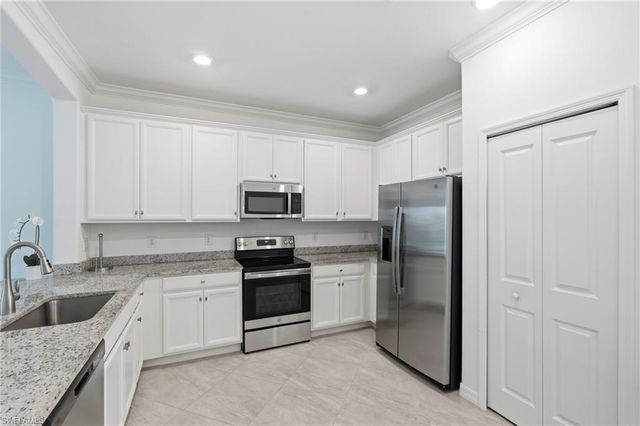 1689 Alameda DR, Naples, FL 34120