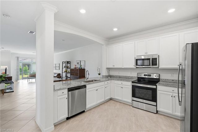 1689 Alameda DR, Naples, FL 34120