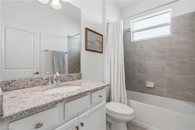 1689 Alameda DR, Naples, FL 34120
