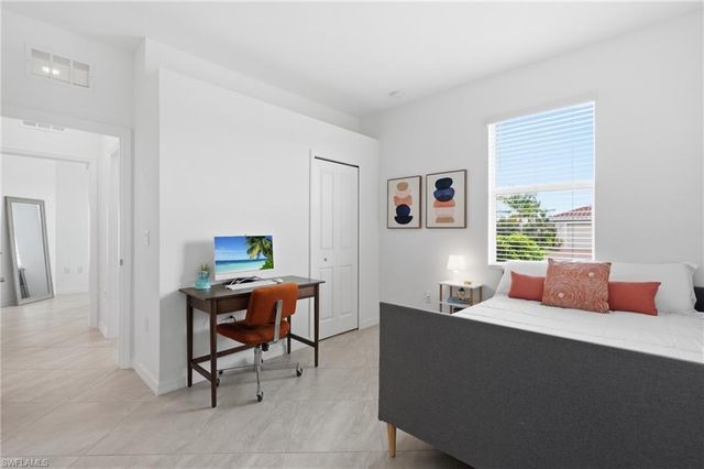 1689 Alameda DR, Naples, FL 34120